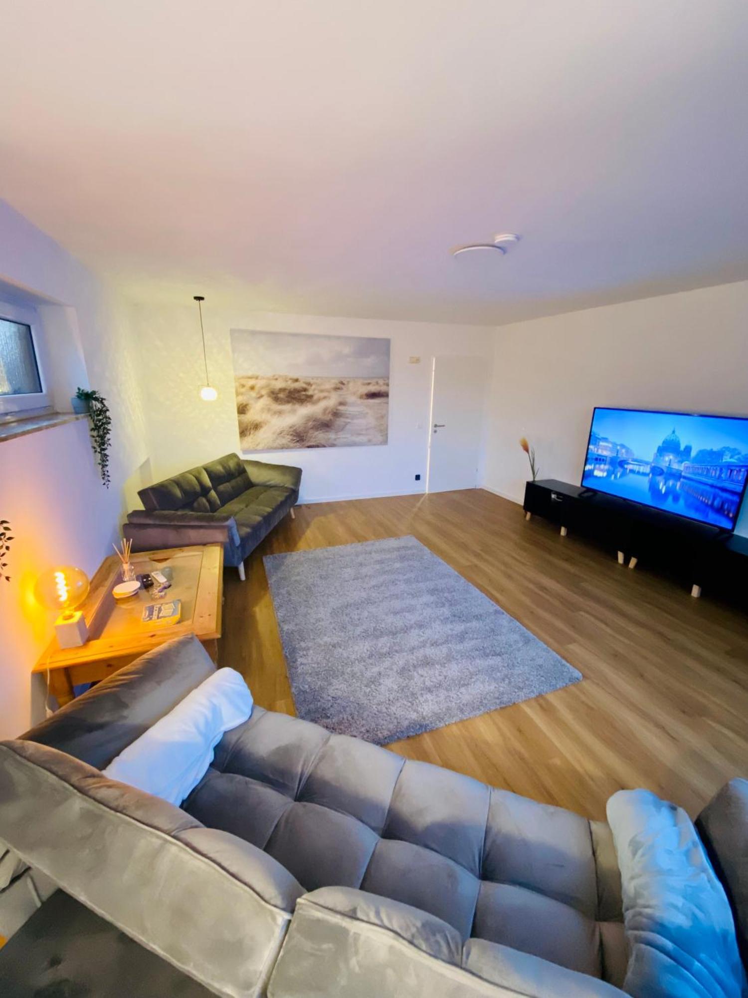 Traumhafte 115 Qm Ferienwohnung Am Steinhuder Meer, Ruhig, Komfortabel, Loggia, Parkplatz, Wifi Wunstorf Exterior foto